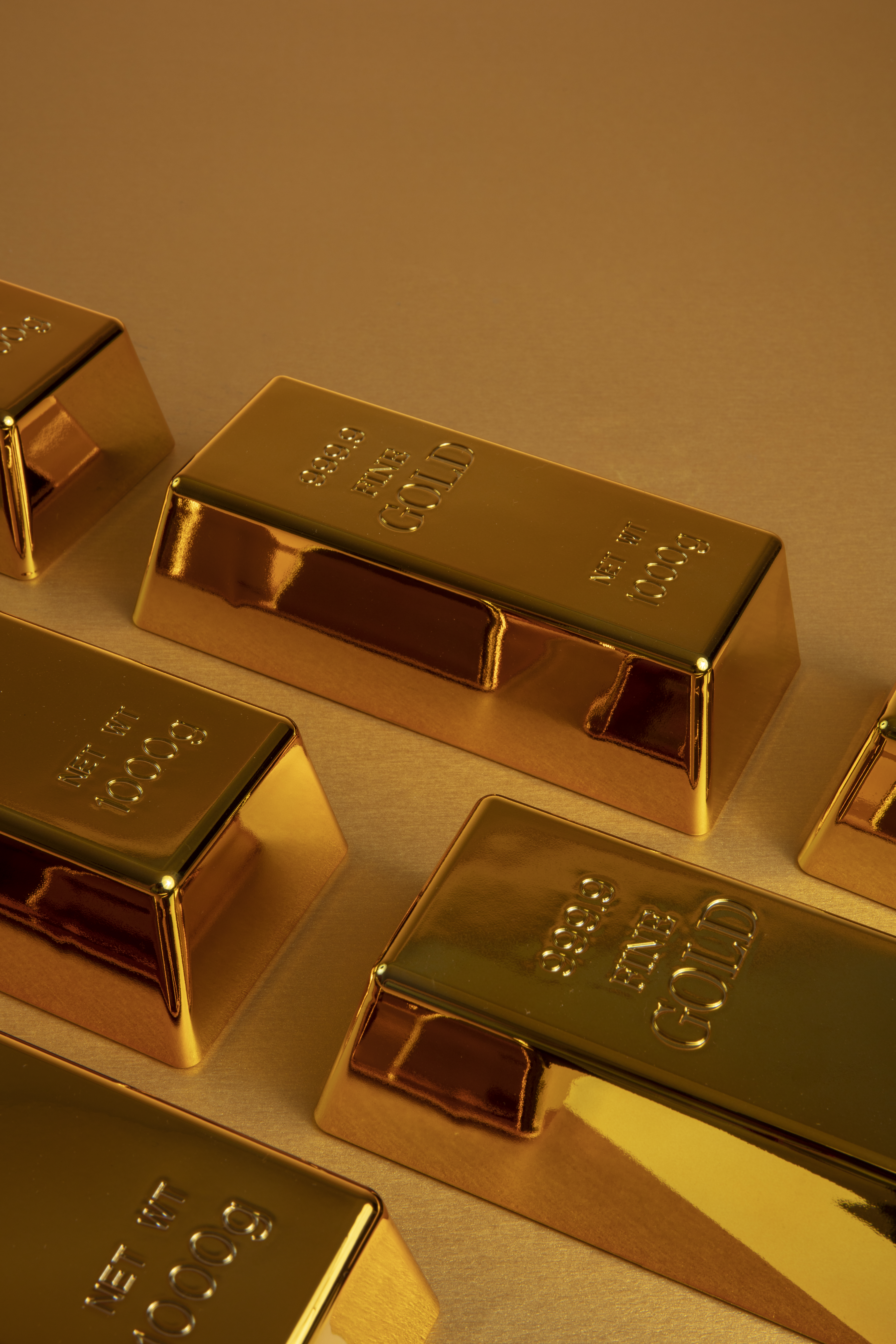 استقرار أسعار الذهب بعد صعودها بفعل غموض رسوم ترامب الجمركية